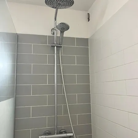 Duplex De 100m2 Et Garage, 17e Daire *