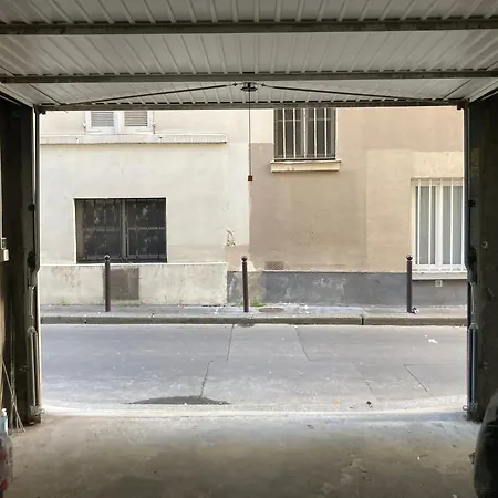 Duplex De 100m2 Et Garage, 17e Daire Paris