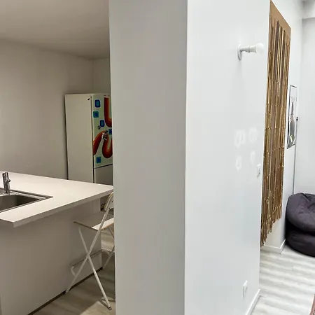 Duplex De 100m2 Et Garage, 17e Daire Paris